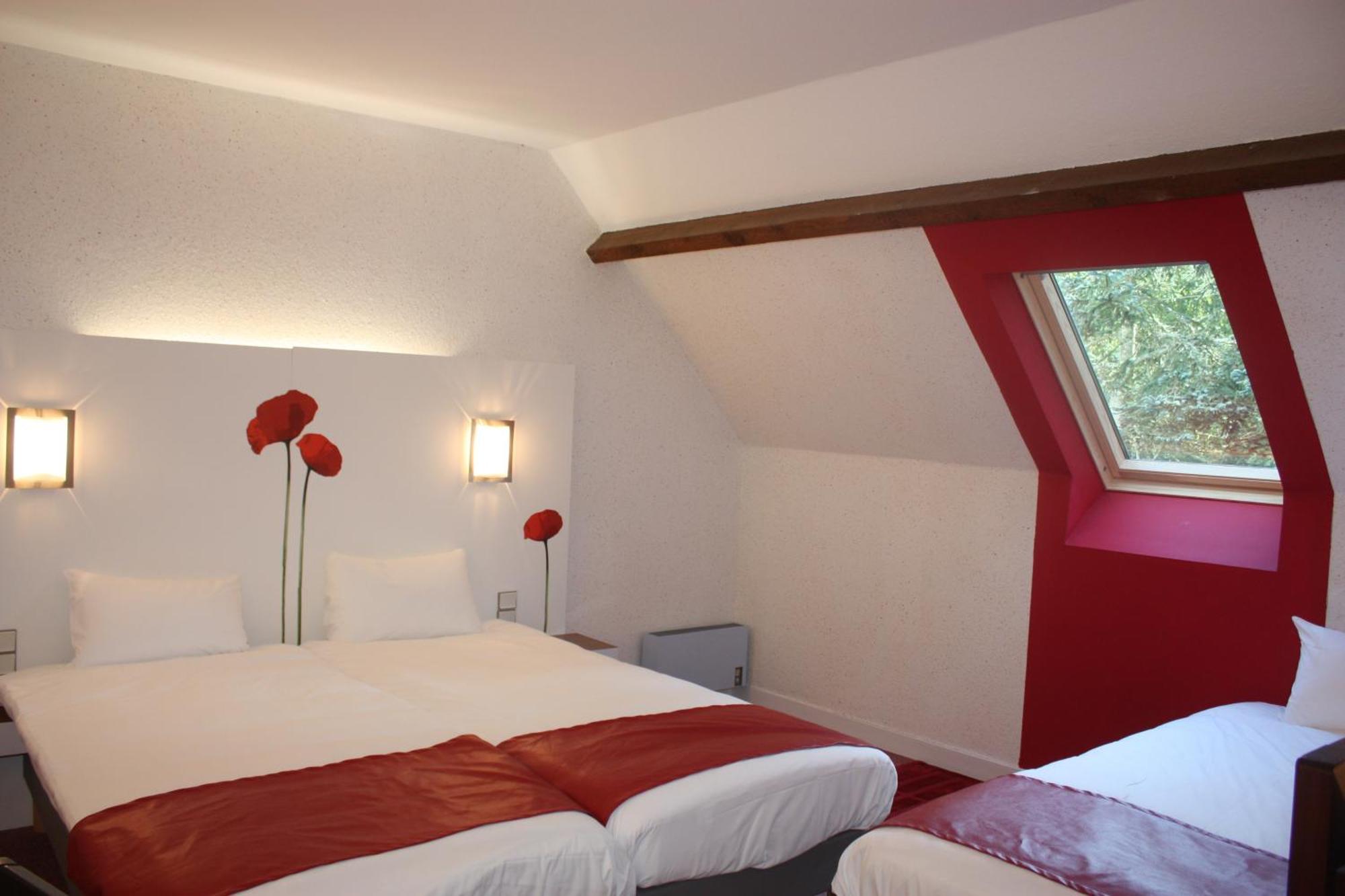 לוקרונה Latitude Ouest Hotel Restaurant & Spa מראה חיצוני תמונה