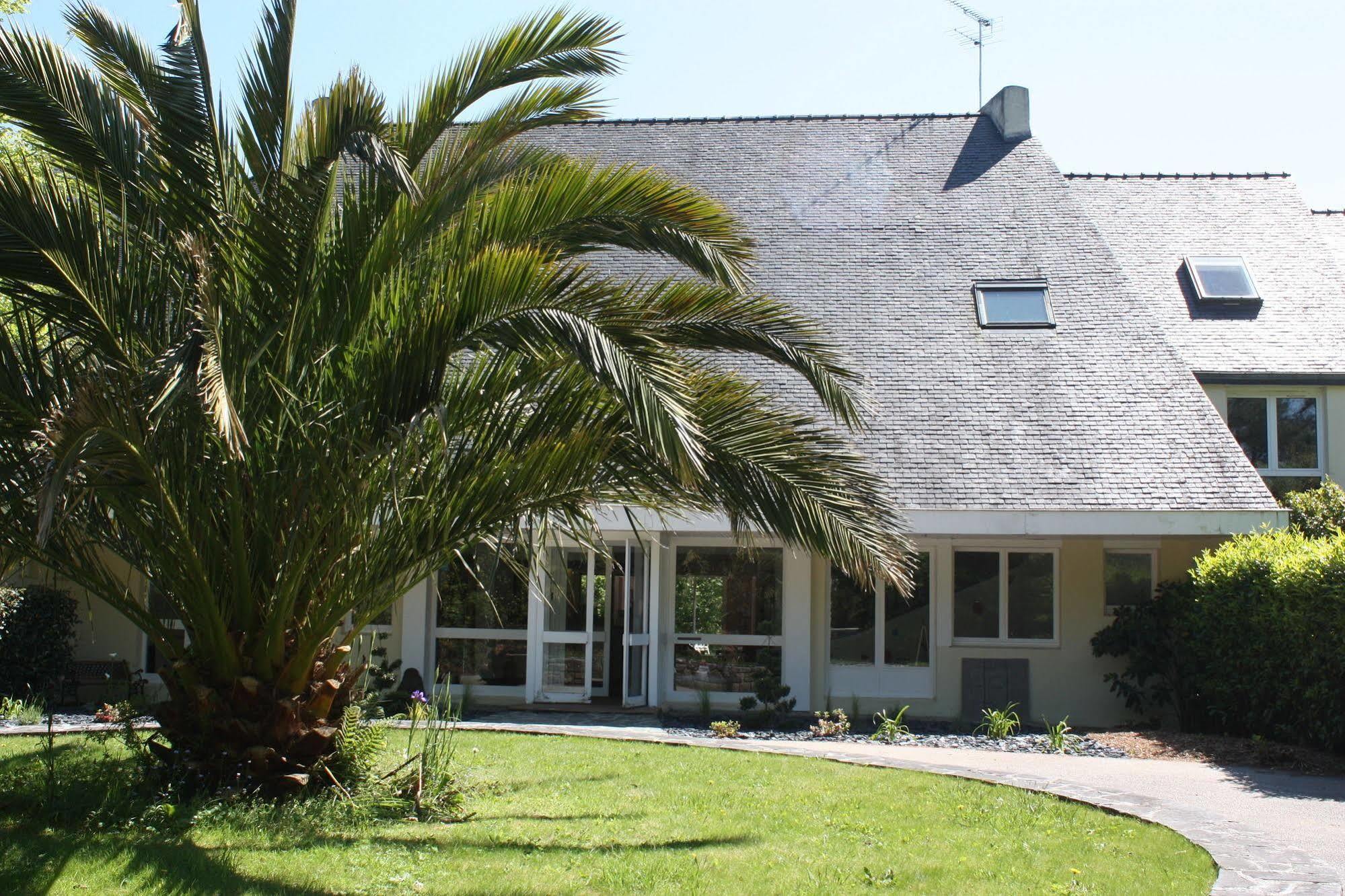 לוקרונה Latitude Ouest Hotel Restaurant & Spa מראה חיצוני תמונה