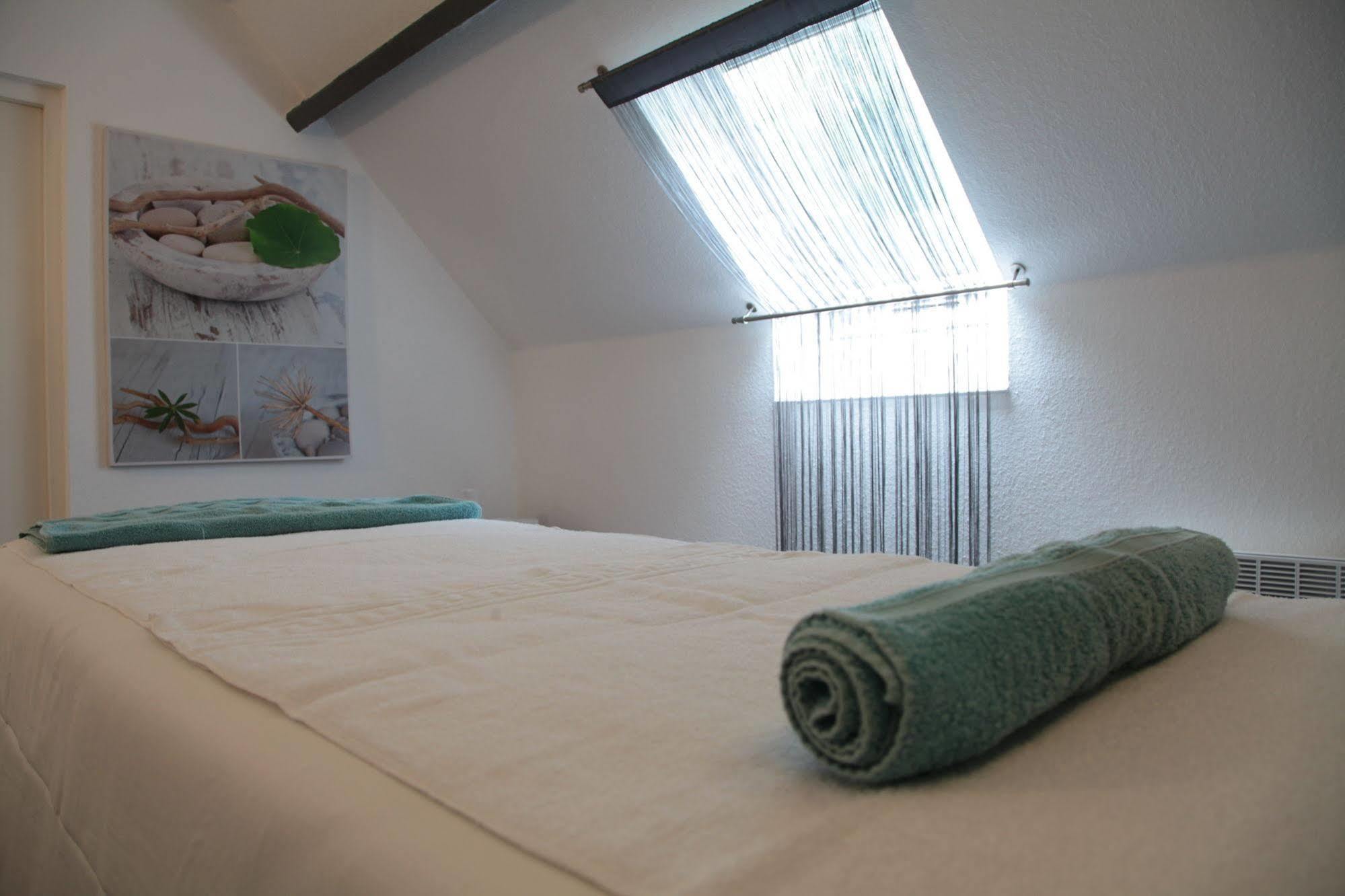 לוקרונה Latitude Ouest Hotel Restaurant & Spa מראה חיצוני תמונה