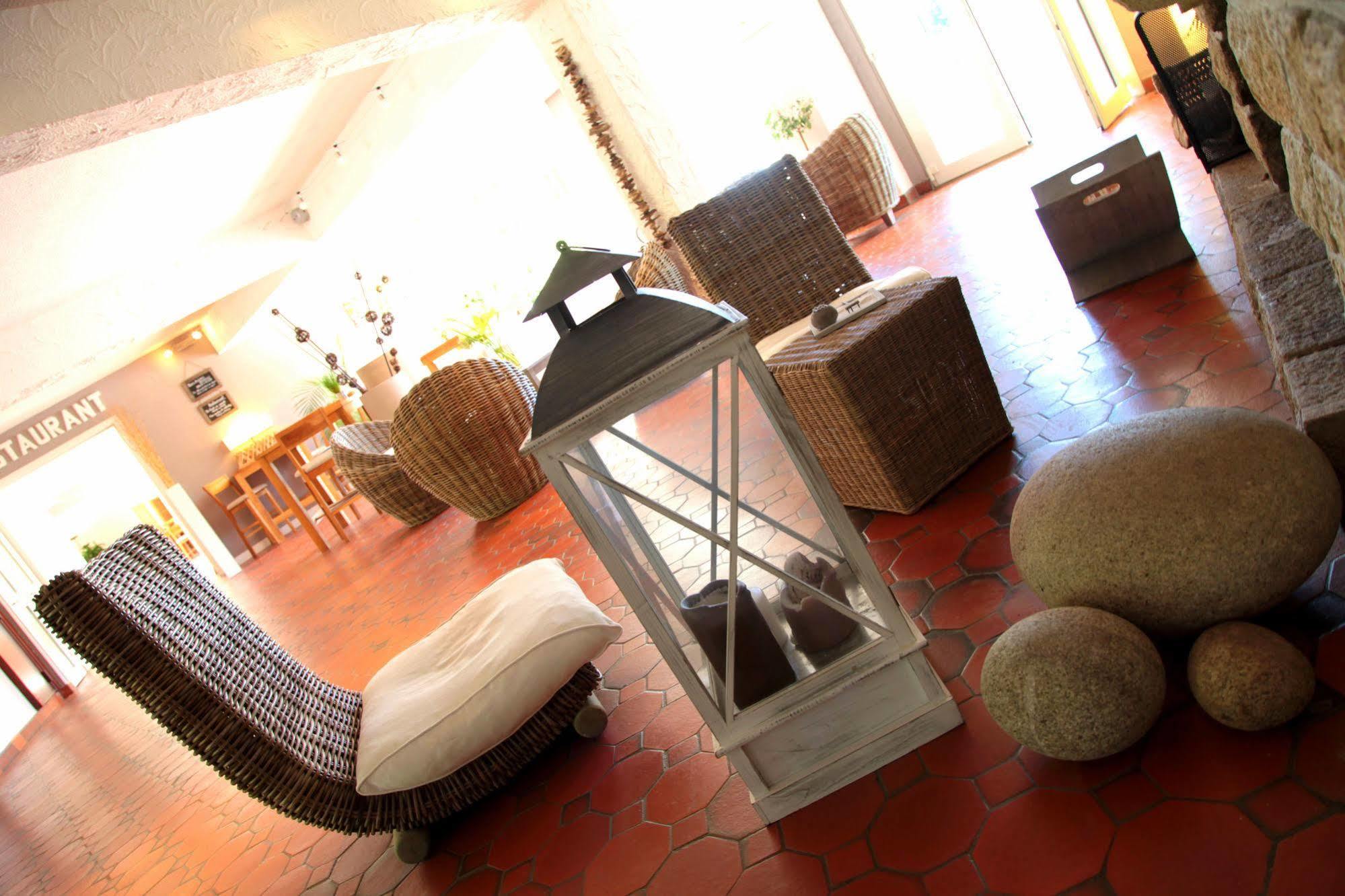 לוקרונה Latitude Ouest Hotel Restaurant & Spa מראה חיצוני תמונה